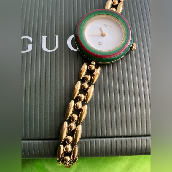 Beautiful DRESSY GUCCI watch w/ change bezels 💚❤️🖤💙🤍💛🧡 - Picture 2 of 12
